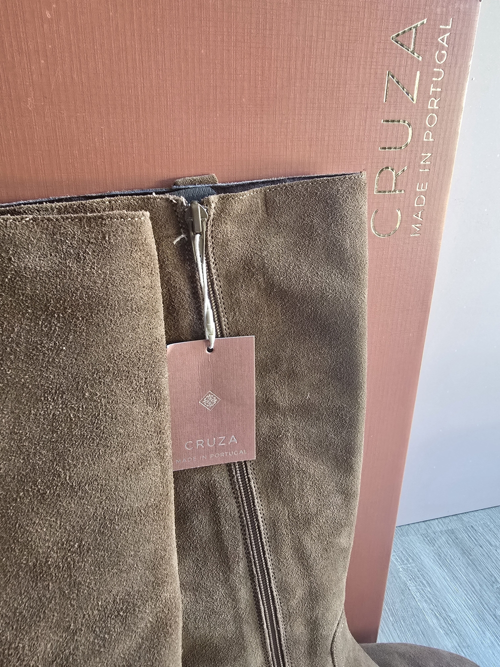 Geniuine Leather Suede Brown Knee High Cruza Boots Size 8 NWT - Picture 4 of 10